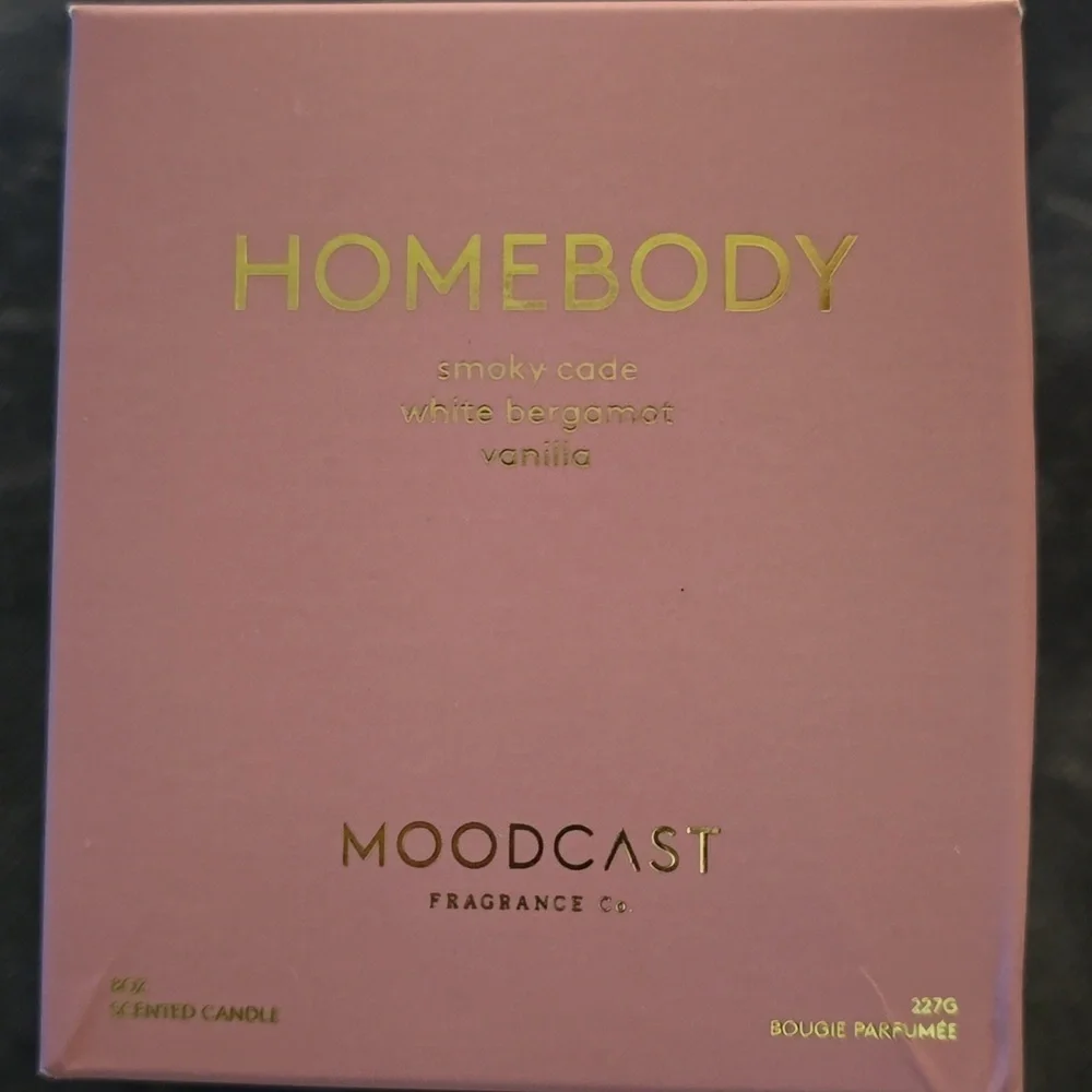 ❤️BUY 2 GET 1 FREE Homebody Scented Candle - White and Gold, Retail $34.00